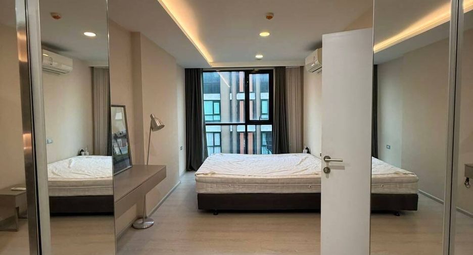 For sale 2 bedrooms condo in Khlong Toei, Bangkok