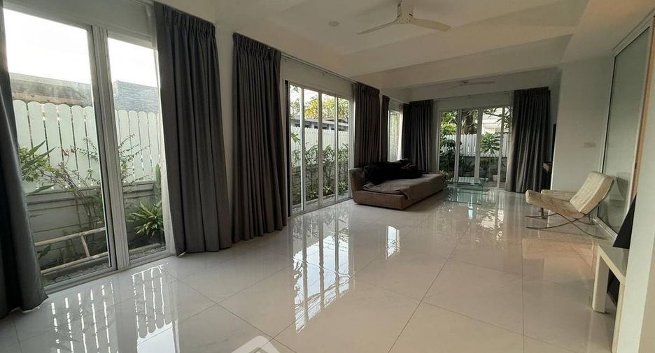 Reihenhaus zum Kauf mit 4 Zimmer in Suan Luang, Bangkok