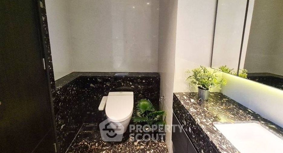 For rent and for sale 1 bed condo in Khlong Toei, Bangkok