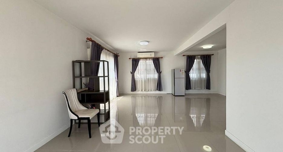Haus zum Kauf mit 6 Zimmer in East Pattaya, Pattaya
