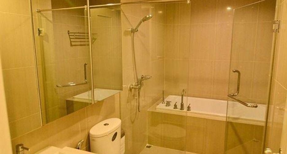 For rent and for sale 1 bed condo in Watthana, Bangkok