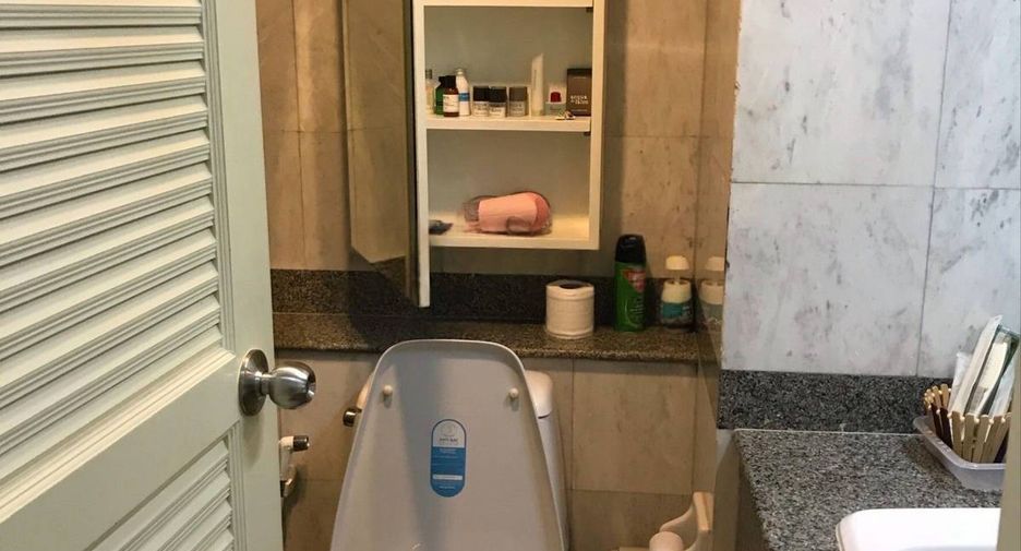 For rent and for sale 1 bed condo in Pathum Wan, Bangkok