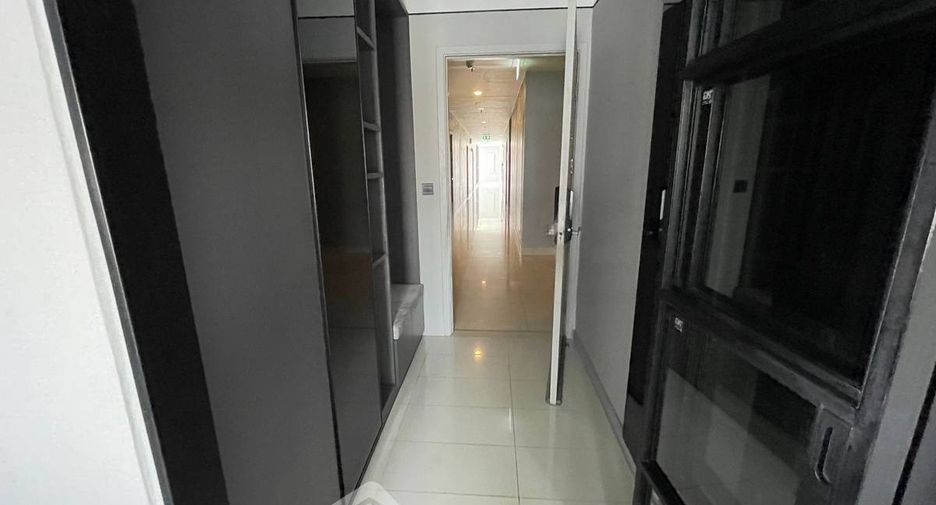 For rent and for sale 1 bed condo in Sathon, Bangkok