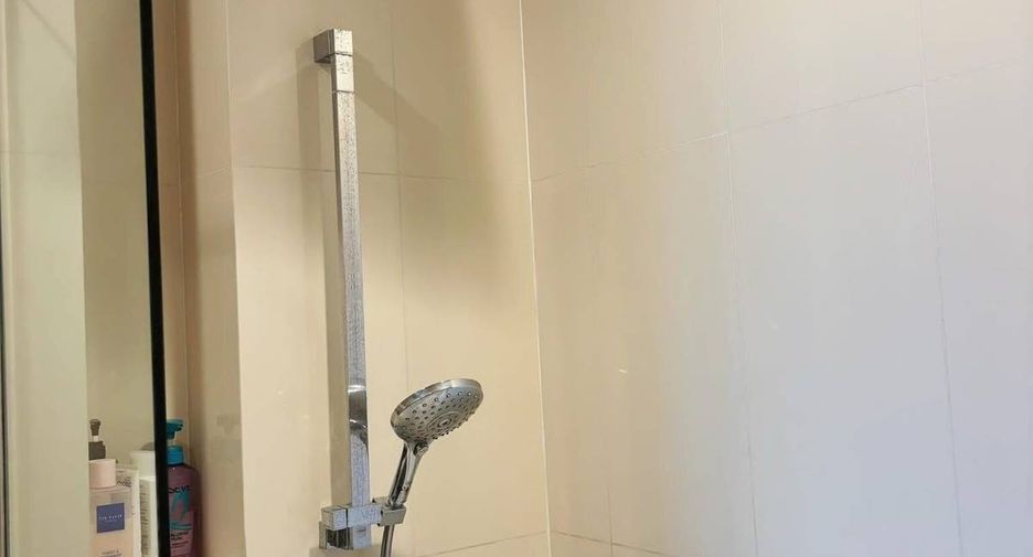 For rent and for sale 1 bed condo in Khlong Toei, Bangkok