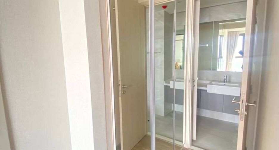 For sale 1 bed condo in Si Racha, Chonburi