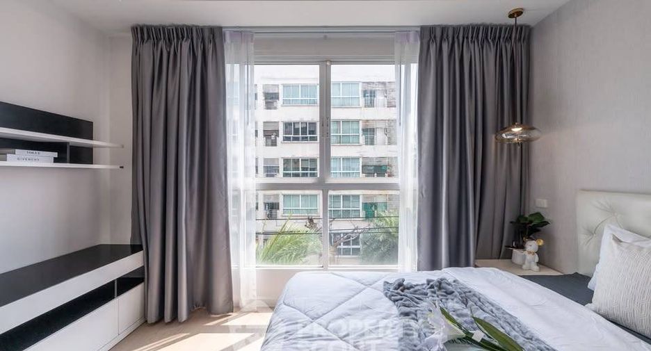 For sale 2 bedrooms condo in Wang Thonglang, Bangkok