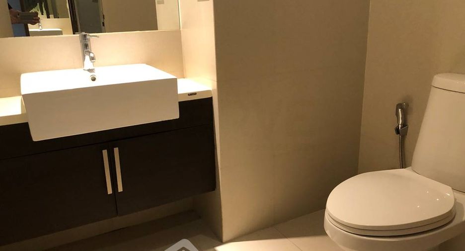 Condo en alquiler y en venta de 1 habitaciones en Watthana, Bangkok