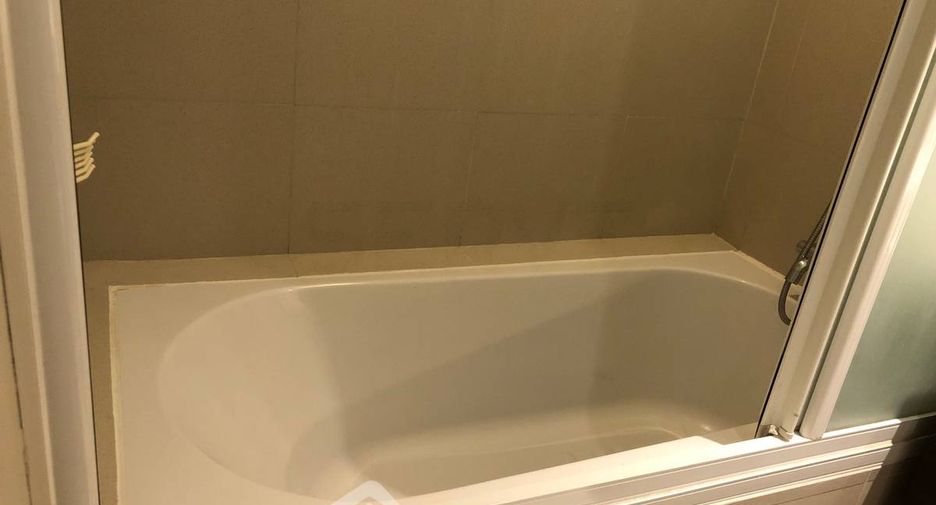 Condo en alquiler y en venta de 1 habitaciones en Watthana, Bangkok