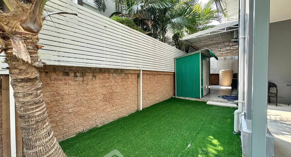 For sale 4 bedrooms house in Suan Luang, Bangkok