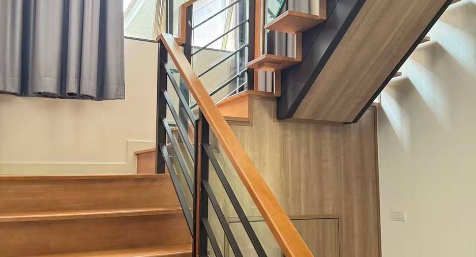 For sale 4 bedrooms house in Suan Luang, Bangkok