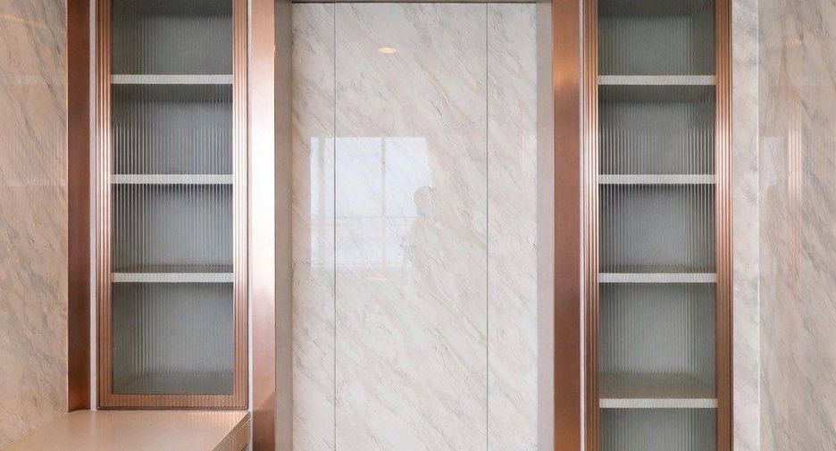 Condo en venta de 2 habitaciones en Yan Nawa, Bangkok