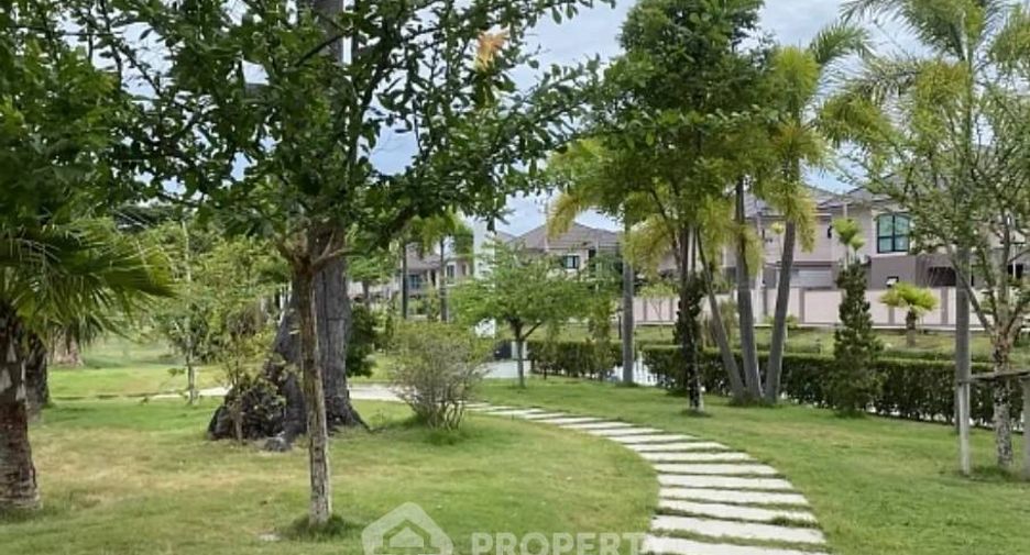 For sale 5 bedrooms villa in East Pattaya, Pattaya