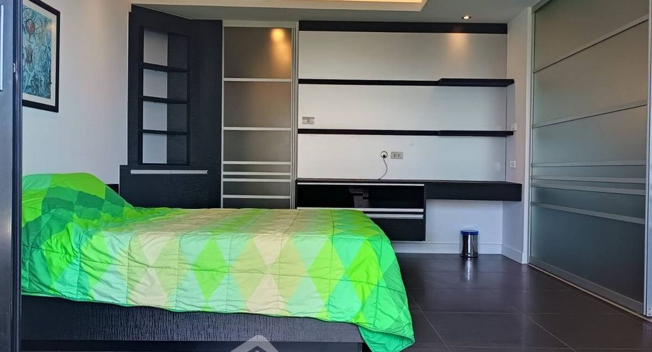 For rent そして for sale 3 ベッドルーム condo in Sattahip, Chonburi