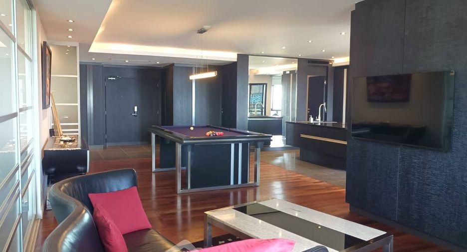 For rent そして for sale 3 ベッドルーム condo in Sattahip, Chonburi