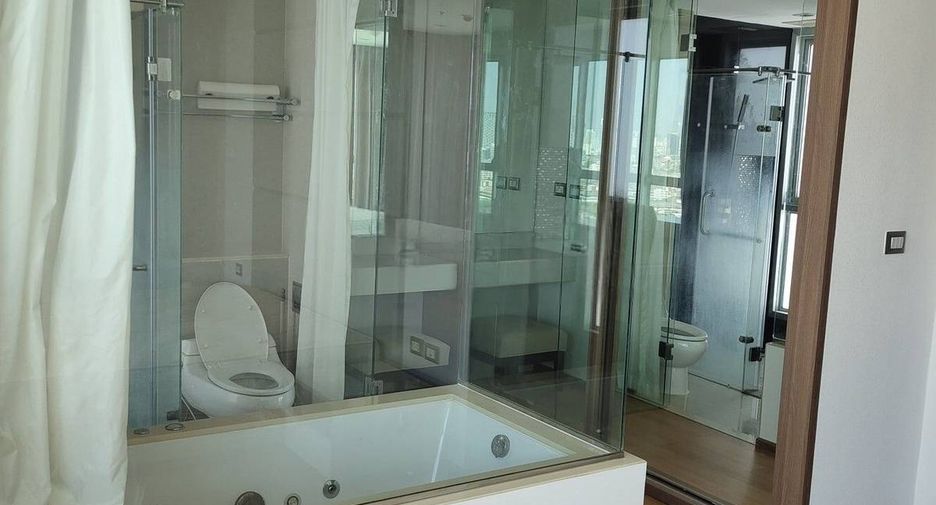 For rent and for sale 2 bedrooms condo in Watthana, Bangkok