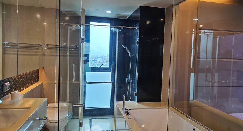 For sale 2 bedrooms condo in Sathon, Bangkok