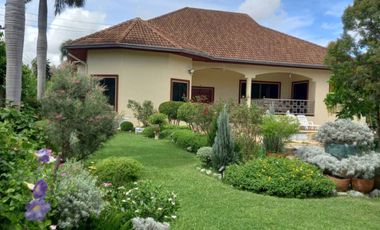 For rent and for sale 4 bedrooms house in Bang Lamung, Chonburi