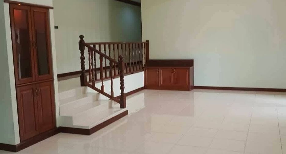 Haus zur Miete und zum Kauf mit 4 Zimmer in East Pattaya, Pattaya