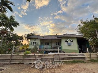 出售 2 卧室 独立屋 在 Si Racha, Chon Buri