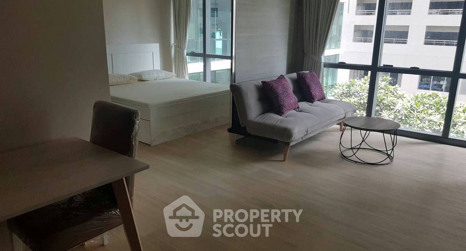 For rent and for sale 1 bed condo in Watthana, Bangkok