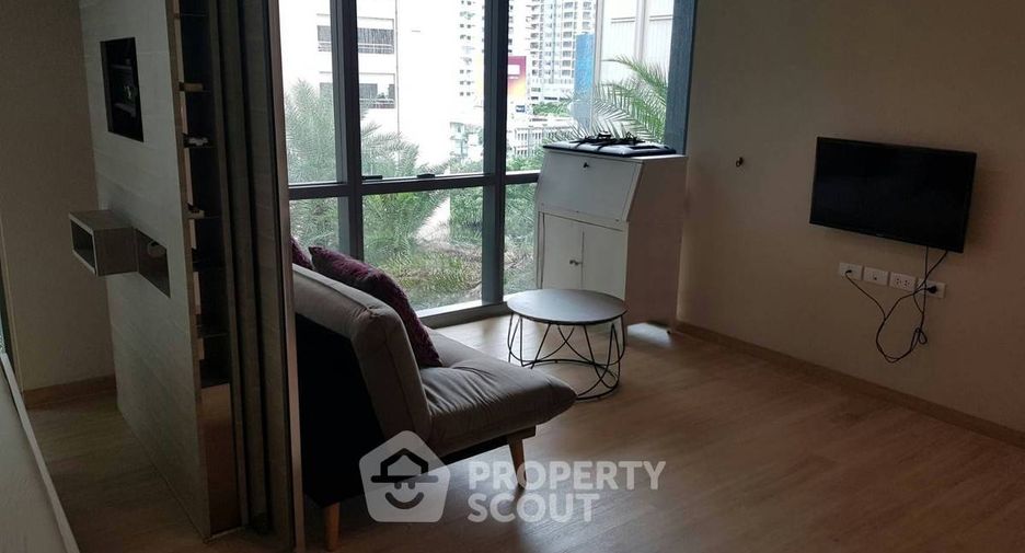 For rent and for sale 1 bed condo in Watthana, Bangkok