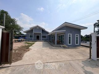 For sale 4 bedrooms house in Phanat Nikhom, Chonburi