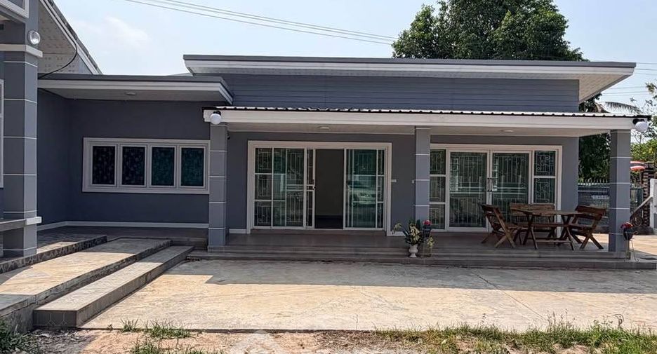 For sale 4 bedrooms house in Phanat Nikhom, Chonburi