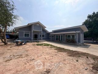 For sale 4 bedrooms house in Phanat Nikhom, Chonburi