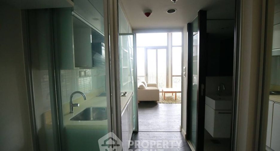 For rent and for sale 1 bed condo in Khlong Toei, Bangkok