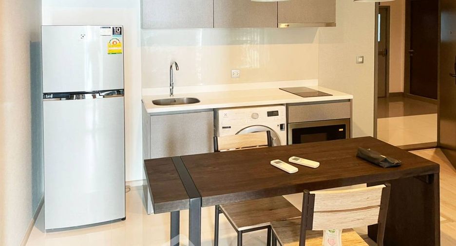For rent and for sale 2 bedrooms condo in Ratchathewi, Bangkok