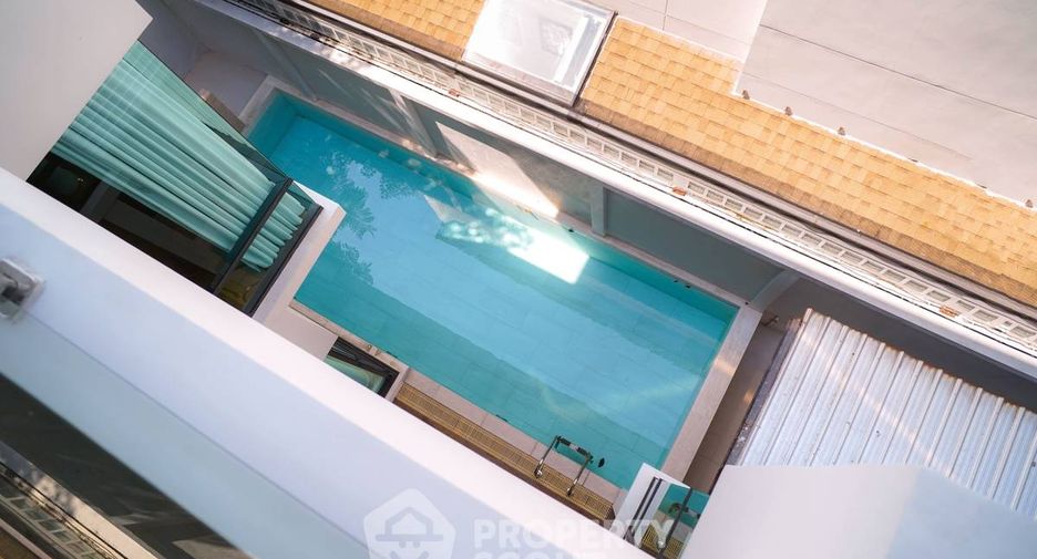 For sale 3 bedrooms house in Wang Thonglang, Bangkok