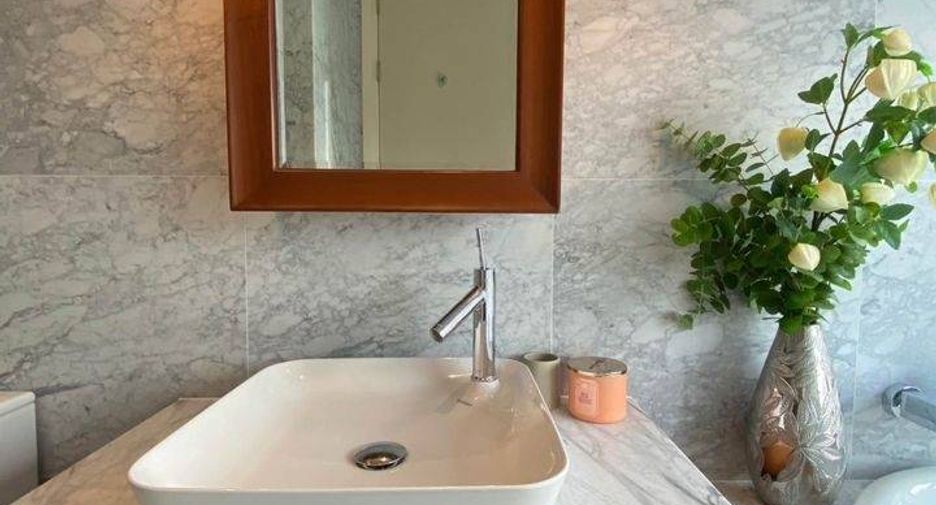 For rent and for sale 2 bedrooms condo in Watthana, Bangkok
