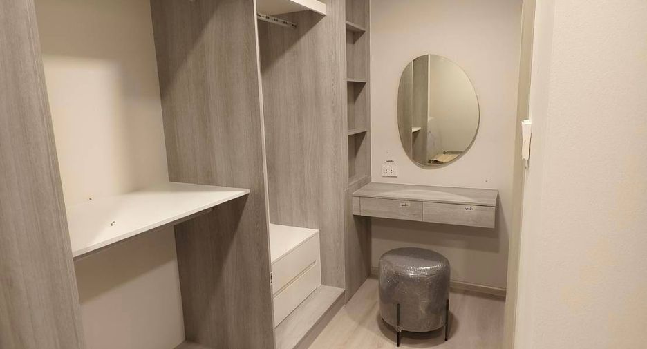 For sale 2 bedrooms condo in Huai Khwang, Bangkok