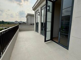 Villa en alquiler y en venta de 4 habitaciones en Bang Lamung, Chonburi