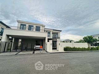 Villa en alquiler y en venta de 4 habitaciones en Bang Lamung, Chonburi