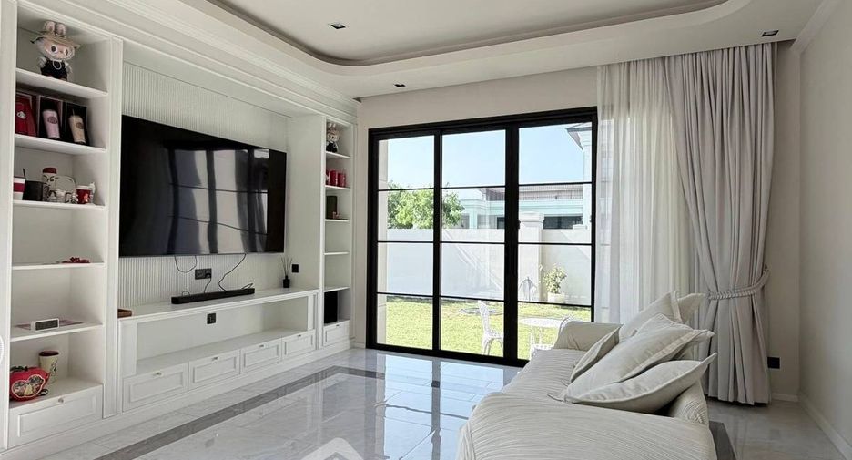 For rent and for sale 4 bedrooms villa in Bang Lamung, Chonburi