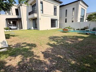 Villa en alquiler y en venta de 4 habitaciones en Bang Lamung, Chonburi