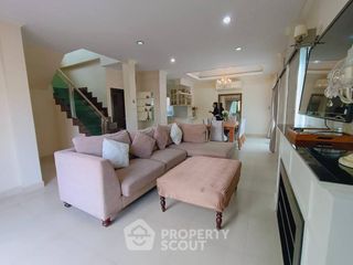 À vendre 3 chambres maison à Bang Lamung, Chonburi