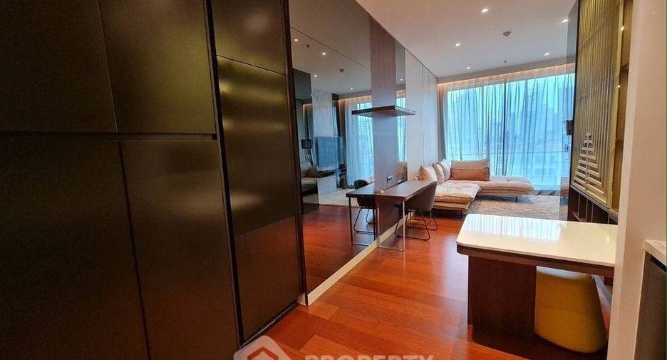 For rent and for sale 1 bed condo in Watthana, Bangkok