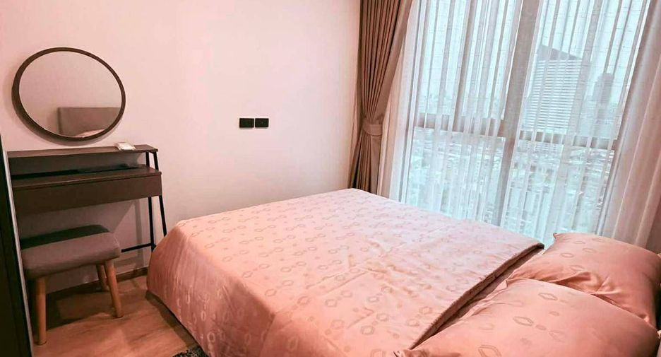 For sale 2 bedrooms condo in Huai Khwang, Bangkok