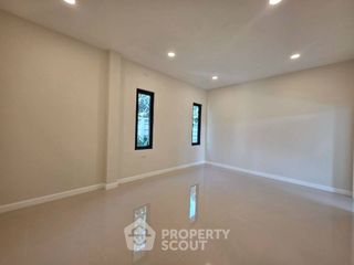 Villa zum Kauf mit 3 Zimmer in Bang Lamung, Chonburi