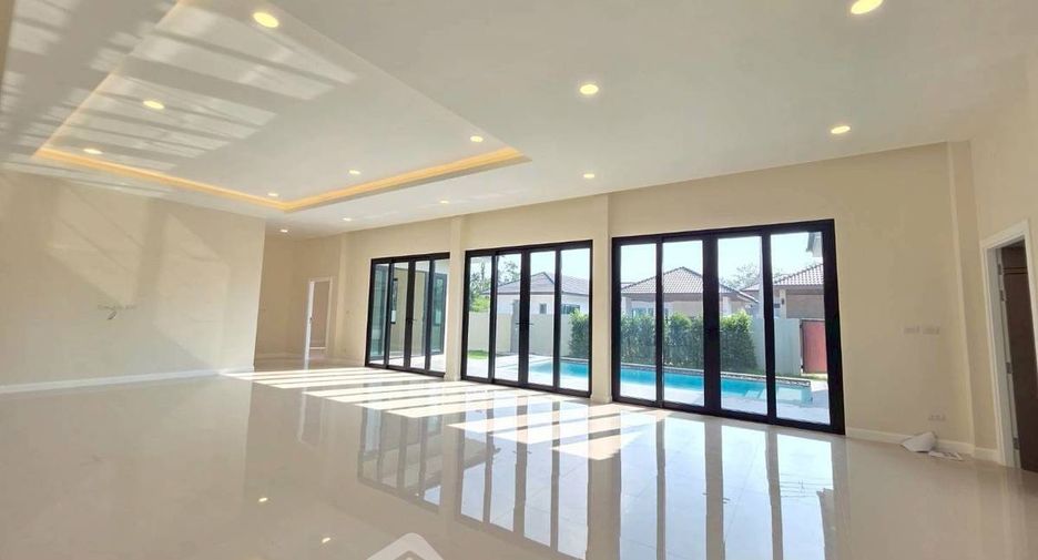 For sale 3 bedrooms villa in East Pattaya, Pattaya