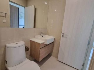 Condo en alquiler y en venta de 2 habitaciones en Huai Khwang, Bangkok