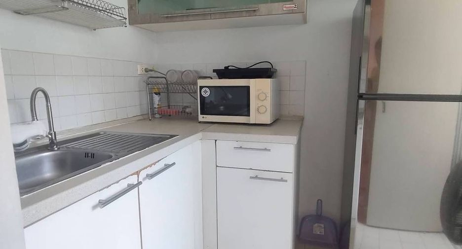 For rent and for sale 2 bedrooms condo in Huai Khwang, Bangkok