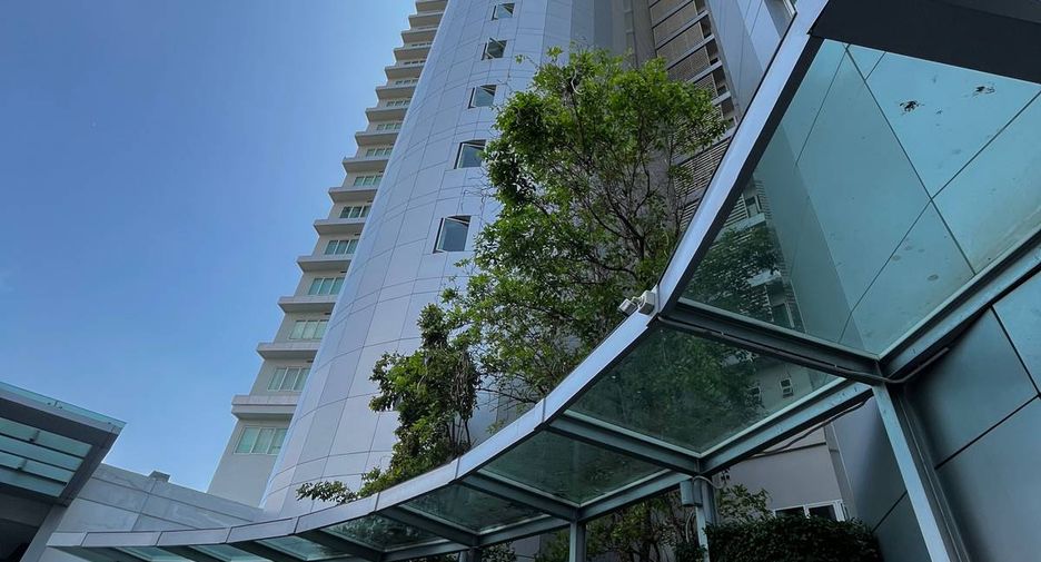 For rent and for sale 1 bed apartment in Sattahip, Chonburi