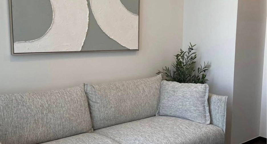 For rent and for sale 1 bed condo in Watthana, Bangkok