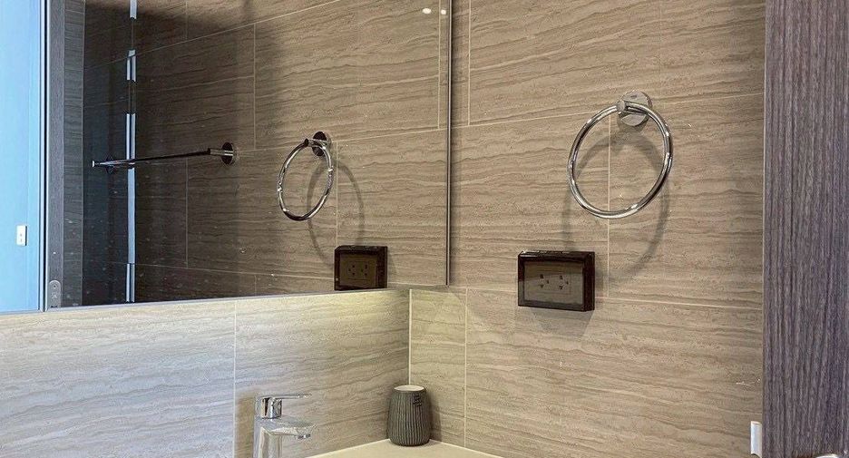 For sale 1 bed condo in Bang Na, Bangkok