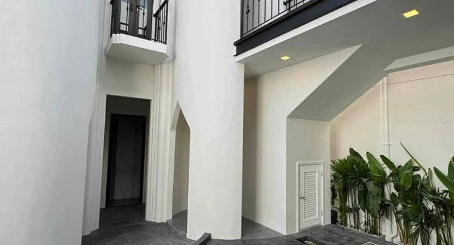 À louer et à vendre 4 chambres maison à Bang Lamung, Chonburi