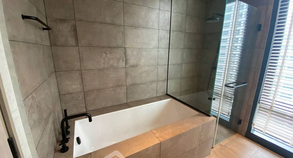For rent and for sale 2 bedrooms condo in Watthana, Bangkok