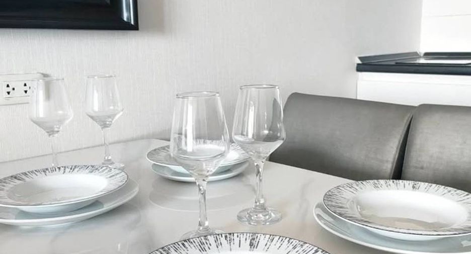 For rent and for sale 2 bedrooms condo in Huai Khwang, Bangkok